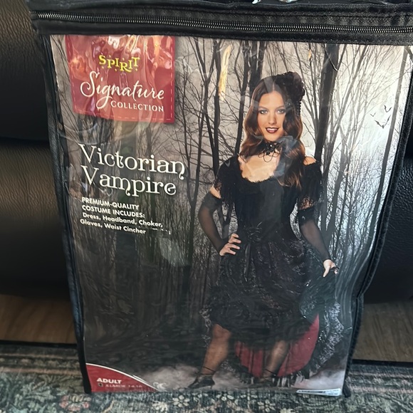 NIB!! Halloween Costume! Women’s Extra Large Gothic Vampire Costume - Picture 1 of 6
